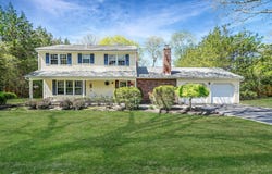 10 Jomar Road, Shoreham, NY 11786
