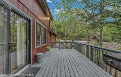 582 Lakeview Drive W, Lake Ariel, PA 18436