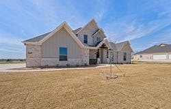 420 Paradise Ridge Drive, Waxahachie, TX 75167