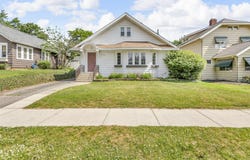 806 Oakridge Drive, Jackson, MI 49203