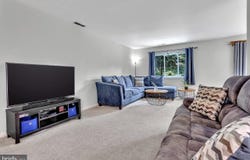 7 TENNYSON DRIVE, PLAINSBORO, NJ 08536