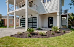 107 Raleigh Avenue, Surf City, NC 28445