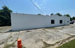 1930  N College  AVE, Fayetteville, AR 72703