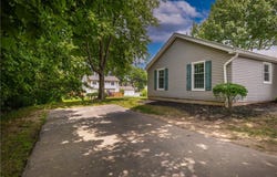 12 Rockhurst Drive, Penfield, NY 14526