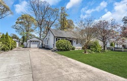 118 Noel Drive, Centereach, NY 11720