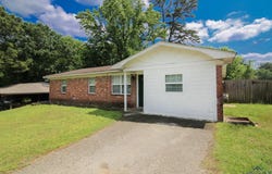 1010 Annette Dr, Longview, TX 75604