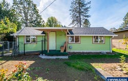 1649 Elm St, Sweet Home, OR 97386