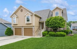 5309 NE Rainbow Circle, Lee's Summit, MO 64064
