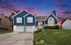 107 Amaryllis Circle, Smithville, MO 64089