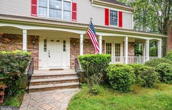 8 SILVER BIRCH COURT, MONMOUTH JUNCTION, NJ 08852
