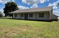 17605 Bittersweet  RD, Gravette, AR 72736