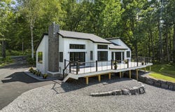 862 W Neck Road, Nobleboro, ME 04555