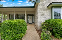 105 St Andrews Loop, Kerrville, TX 78028