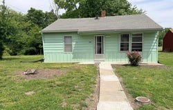 631 Thomas St, Marshall, MO 65340
