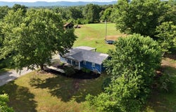 925 Reges Road, Irvine, KY 40336