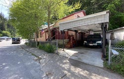 176 King St, Wallace, ID 83873