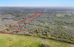 3130 Fox LN, Lockhart, TX 78644