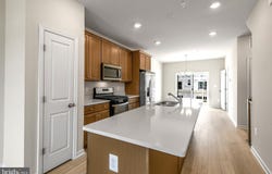7833 PRESIDENTIAL PARKWAY, UPPER MARLBORO, MD 20774