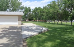 204 Ryan Dr, Glendive, MT 59330
