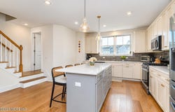 7 Raritan Cove, Keyport, NJ 07735