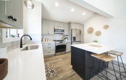 12270 Meadowlawn DR, Oregon City, OR 97045