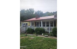 2049 Gravel Lick Road, Castlewood, VA 24224