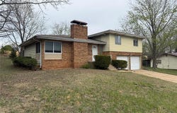 272 Vickie Lynn Lane, St Robert, MO 65584