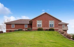 3752 Lacina Dr. SW, IowaCity, IA 52240