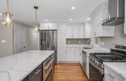 8 Galloway Rd, Chelmsford, MA 01824