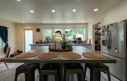 12 Gay St Place, Rockland, ME 04841