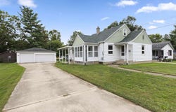 345 PENNSYLVANIA Avenue, LOVES PARK, IL 61111