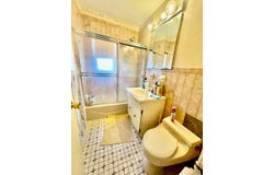 69-15 Cloverdale Blvd, Oakland Gardens, NY 11364