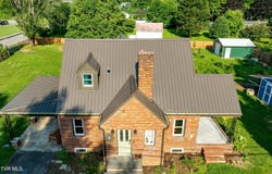 461 South Shady Avenue, Damascus, VA 24236
