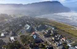 2233 BEACH Dr, Seaside, OR 97138