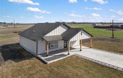195 Bianca CIR, Del Valle, TX 78617