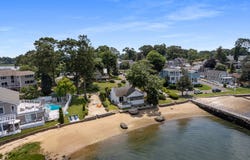 15 River Road, Branford, CT 06405