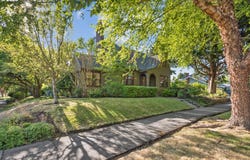 2711 NE 28TH AVE, Portland, OR 97212