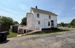 1122 Pawtucket Avenue, East Providence, RI 02916