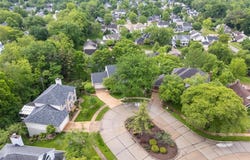 712 Carman Oaks Court, Manchester, MO 63021