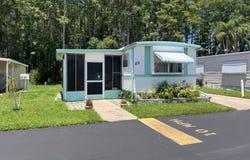 799 E. Klosterman Rd., Tarpon Springs, FL 34689