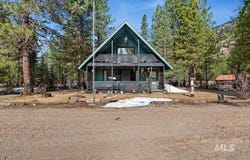 10 Bransons Dr, Lowman, ID 83637