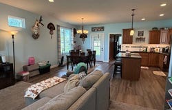 1806 Lakeview Dr, Central City, NE 68826
