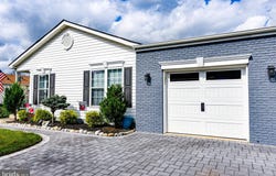 6 HILLSDALE COURT, MANAHAWKIN, NJ 08050