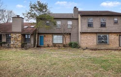 1674 E RAVENHILL Dr, Germantown, TN 38138