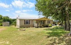 439 Slayden Drive, Sunset, TX 76270