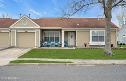 1101b Thornbury Lane, Manchester, NJ 08759