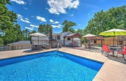 3601  W Seneca  CT, Rogers, AR 72758