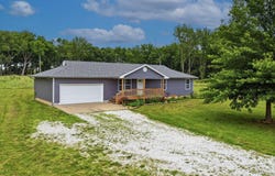 979 E 394th Road, Bolivar, MO 65613