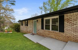 730 East Spencer Road, Campton, KY 41301