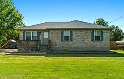 218 HOWLETT Dr, Shepherdsville, KY 40165